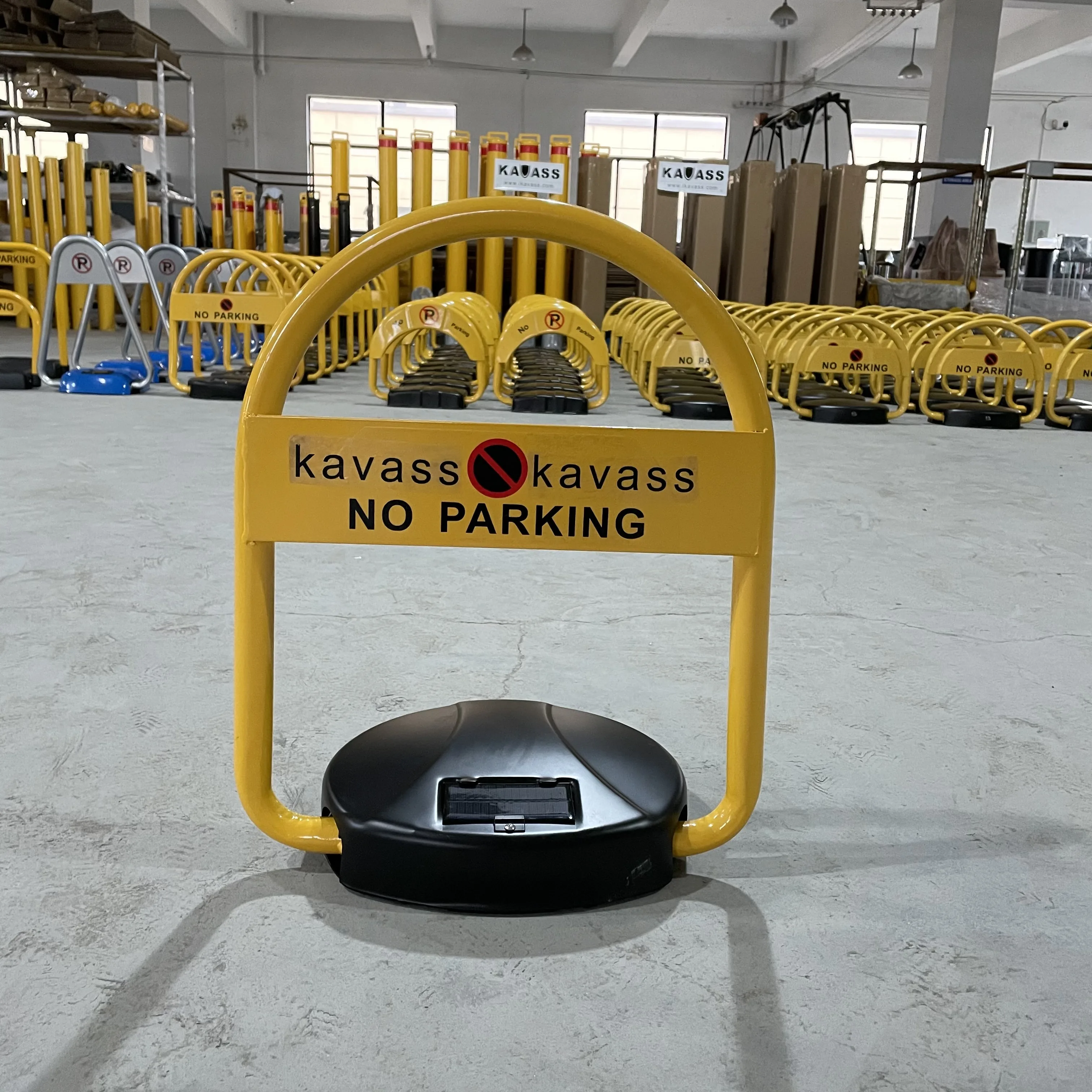 Smart No Parking Solar Charging Powered Remote Control Car Parking Lock Blue tooth App Whit Solar Panel App