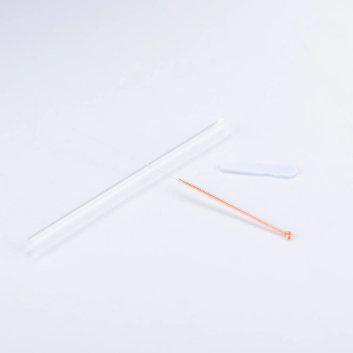 Одноразовые Стерильные иглы для иглоукалывания с медной ручкой, упаковка 100 шт. в коробке с трубчатой иглой