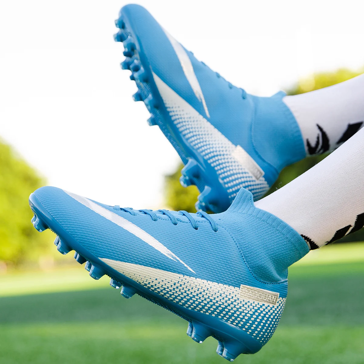 High quality factory customized hot selling long nail broken nail anti slip football shoes customized football shoes popular