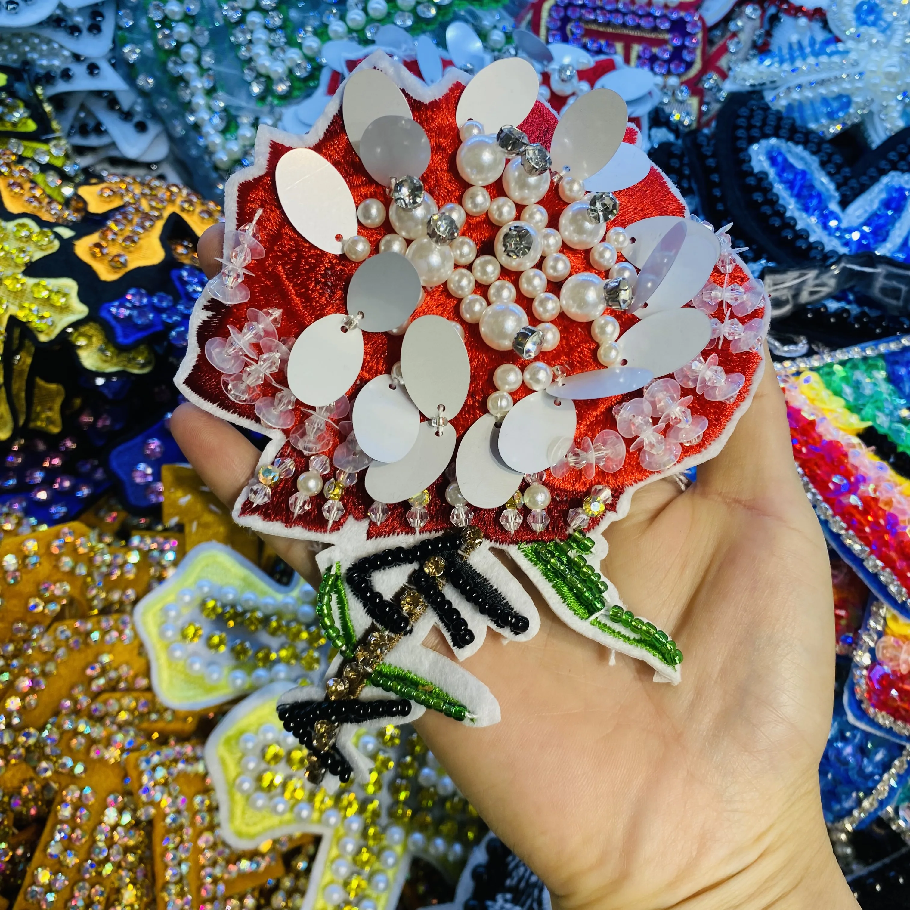 Famous Brands Patch Handmade Badges Appliques logo Stock Patches