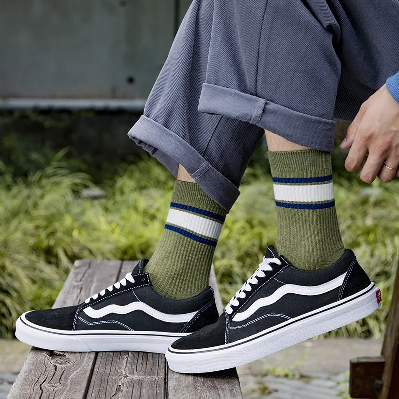 green Cotton Men Socks Manufacturer Sport Athletic Crew Socks Cheap Custom Logo Cycling Terry Socks