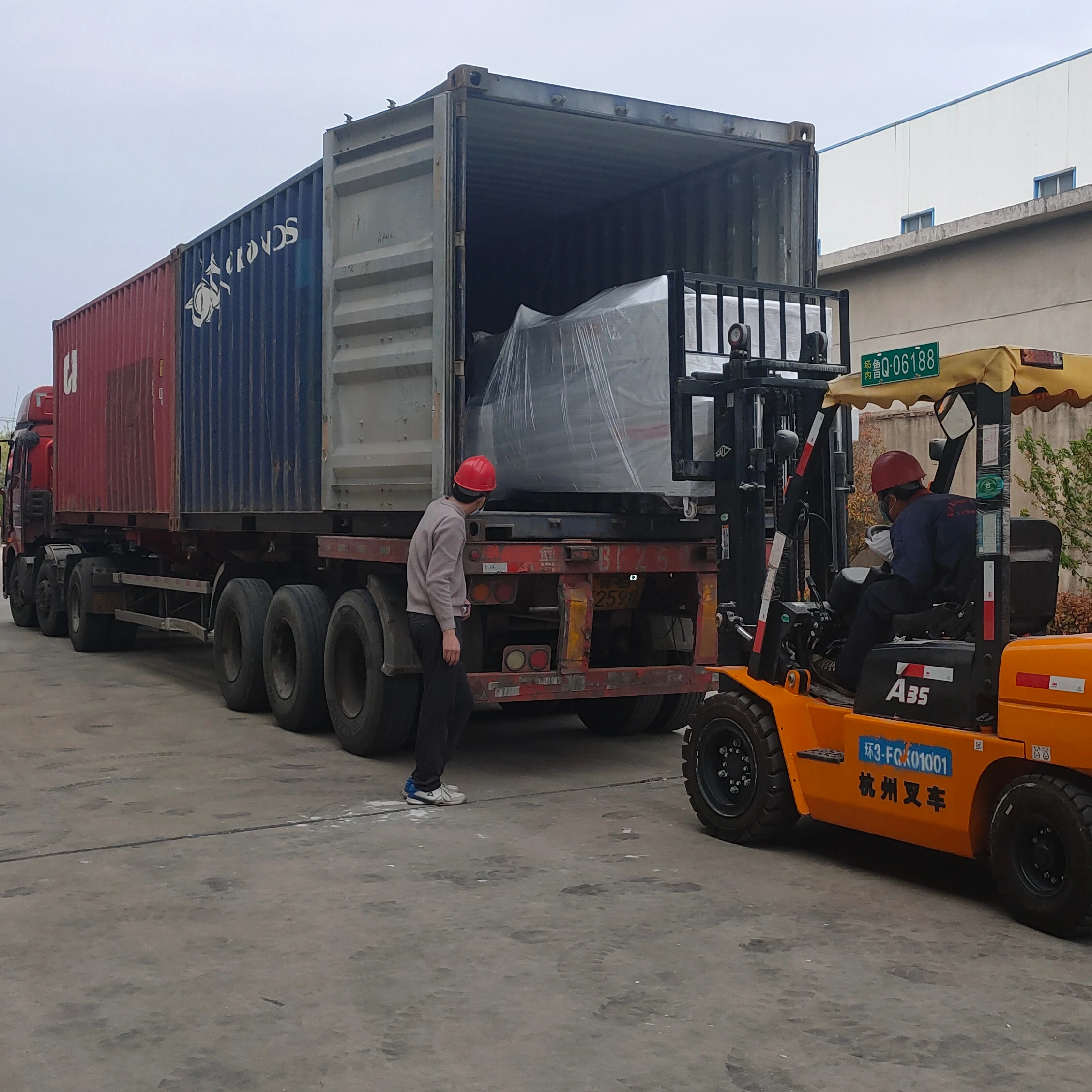 Low price gypsum plaster ceiling board making machine