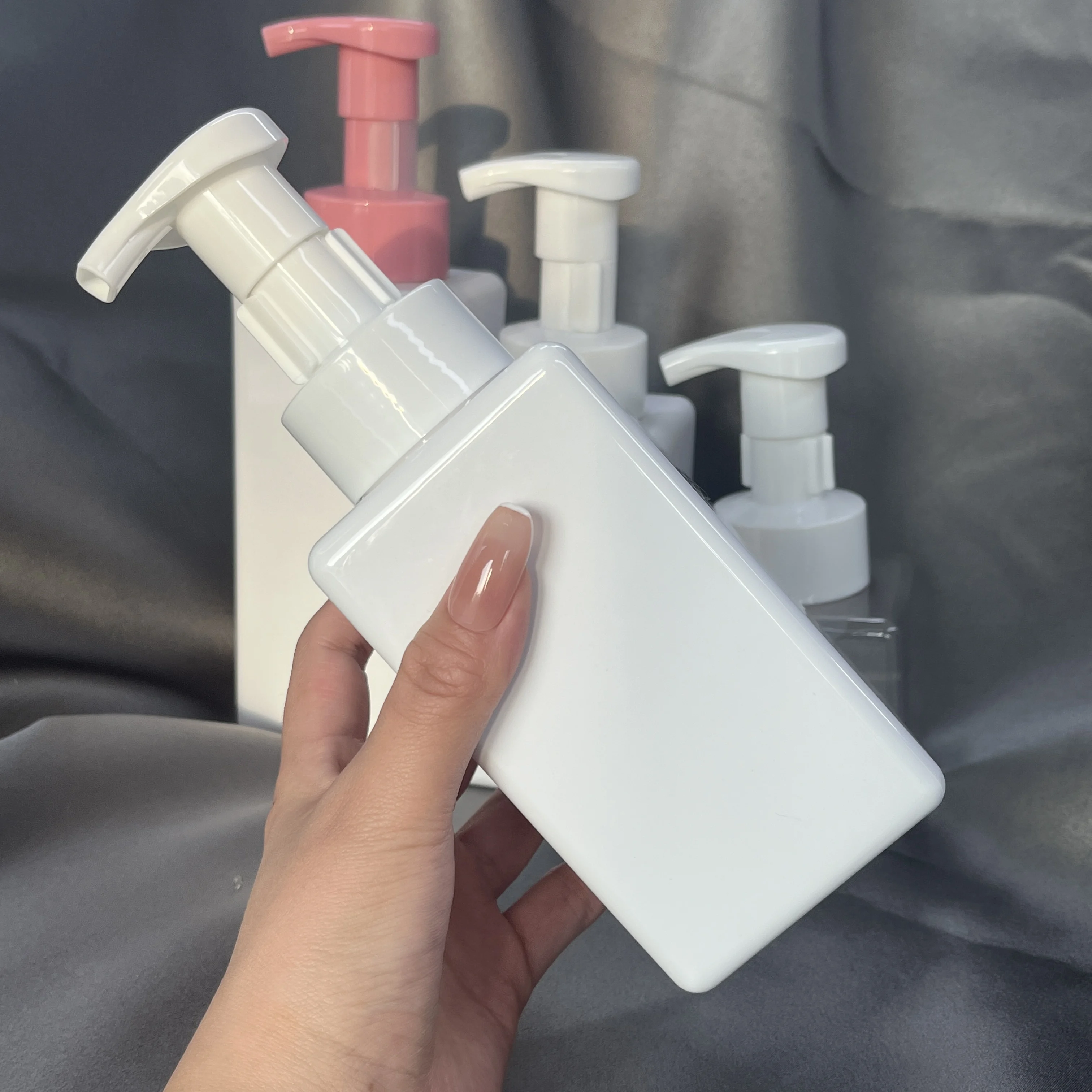 Custom empty 450ml 1.6cc 0.8cc white cosmetic body shampoo facial hand soap dispenser pump wash foaming liquid hand soap bottle