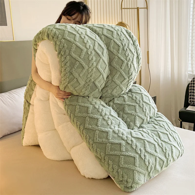 HOT sale Thickened Warm Lamb Fleece Quilt Soft Chemical Fiber Quilt Size Can  Customized Bedding Set bed cover luxury bed sheets