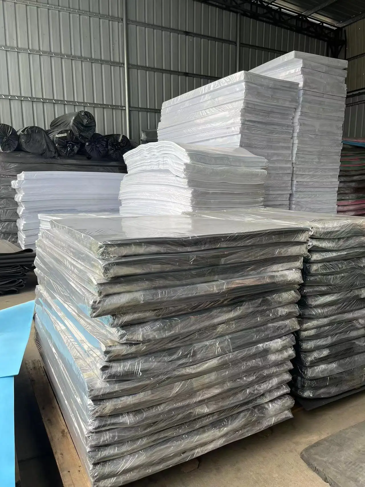 Wholesale Low Price Thickness 2mm Hardness 75D Size 95cmx135cm 3D Embroidery foam