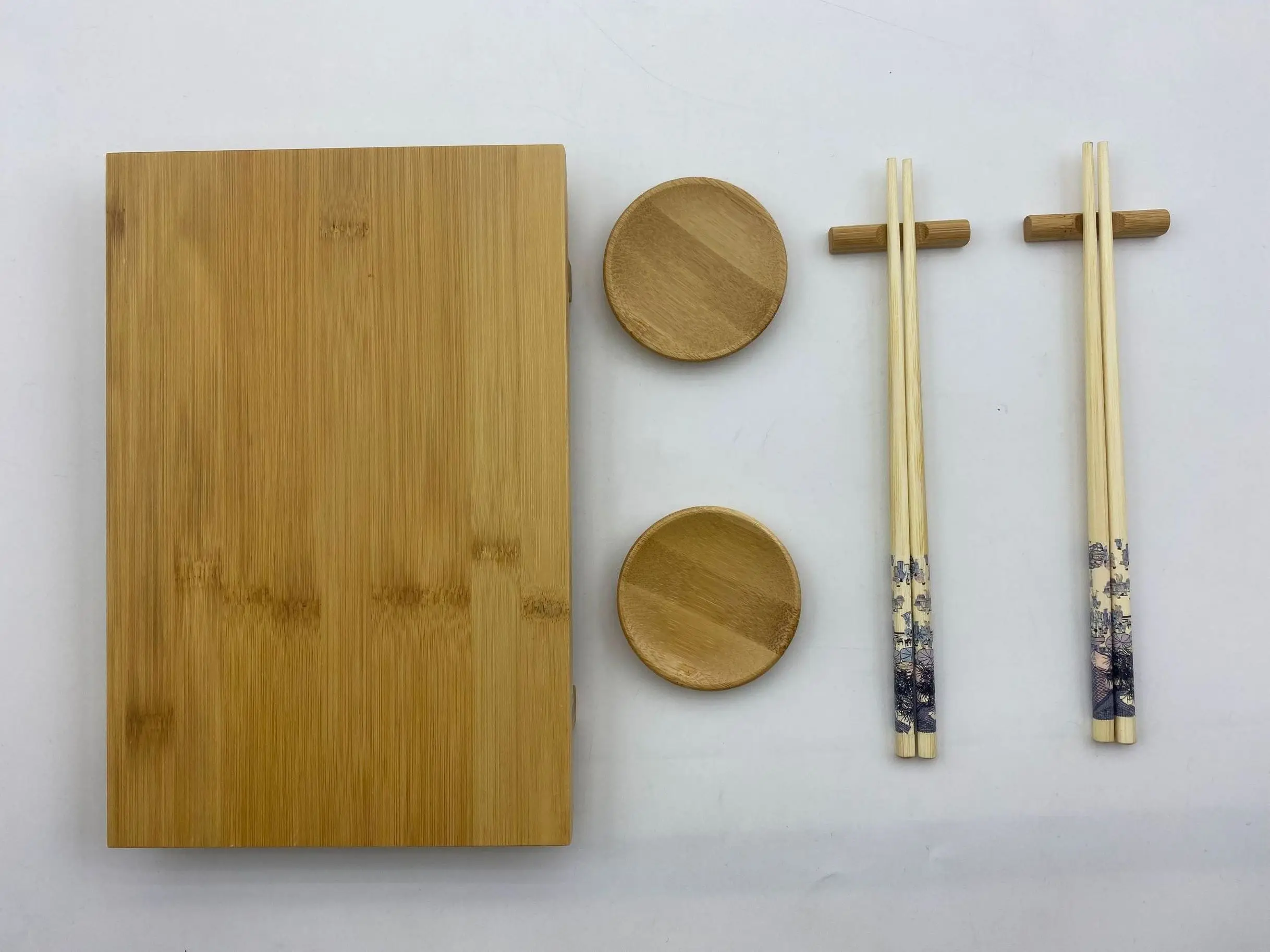 Sushi making and serving kit including mat,chopsticks,paddle,sushi blade ,Sauce dip bowl