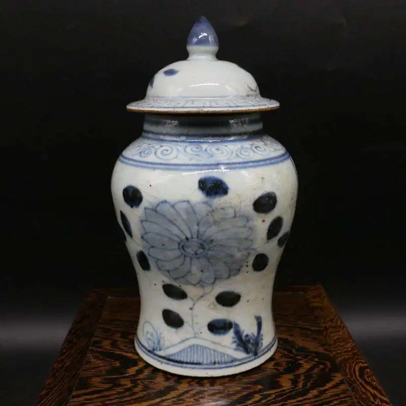 Quality Cheap Price Antique chinese hand painted blue and white decoration porcelain storage jar ceramic ginger jar