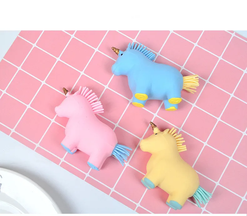 12823027858_1911045658