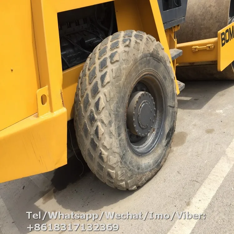 Вибрационный однобарабанный дорожный уплотнитель Bomag BW213D хорошее состояние 10 тонн 12 13 14