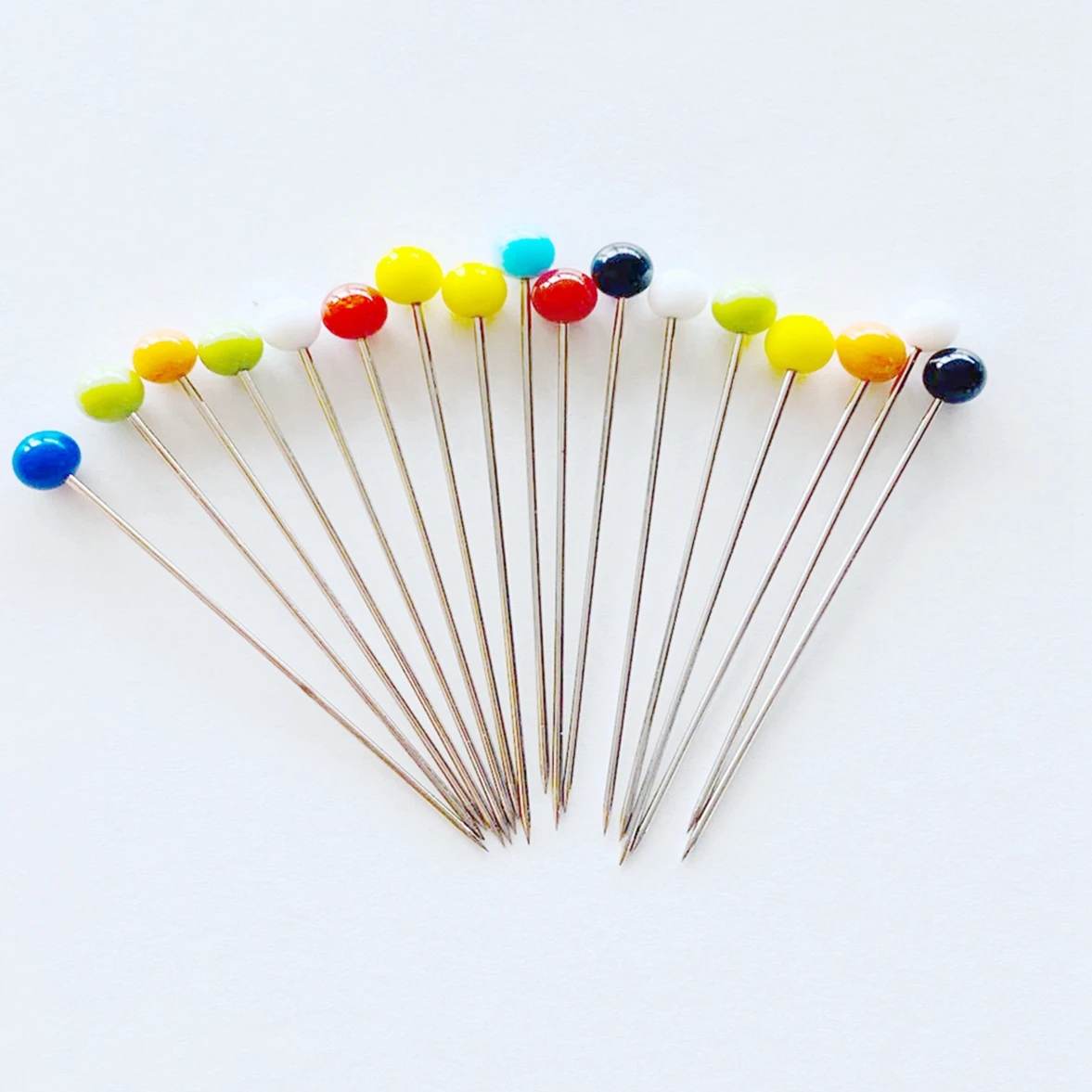 Поставка булавок для культуры и образования