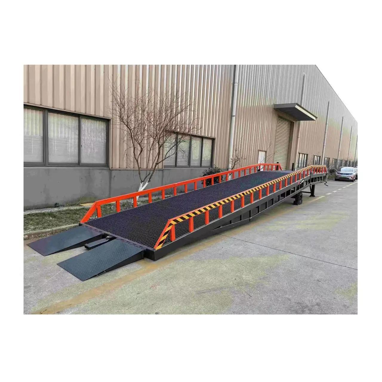 Wholesale Electric Hydraulic Lifting Platform Container Loading Portable Loading Dock Ramp Platform Mobile Boarding Bridge