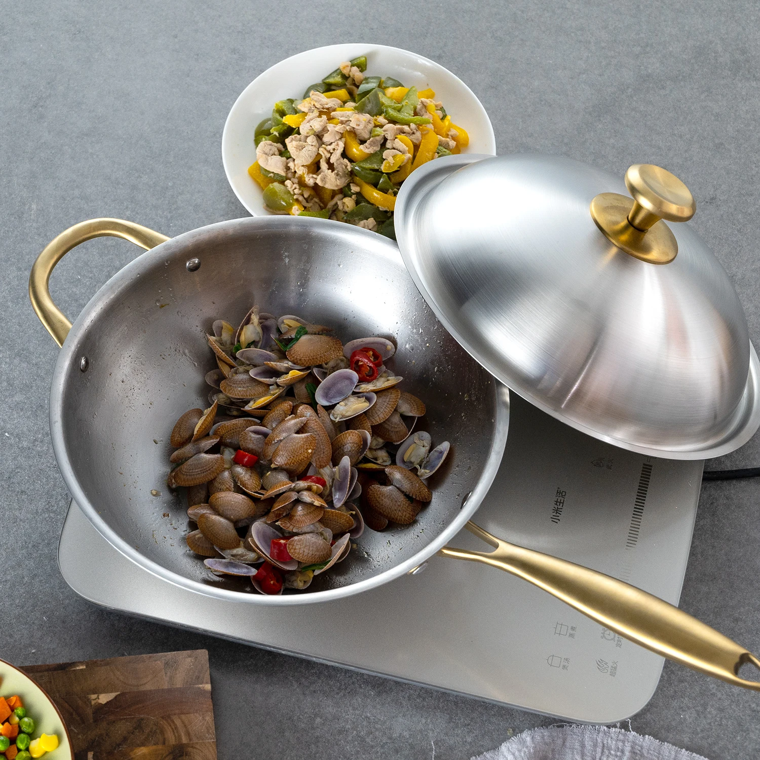 Gold Stainless Steel Cookware Wok 304 Wok Frying Pan Kitchen Wok Pan With Steel Lid 30/32/34 Cm