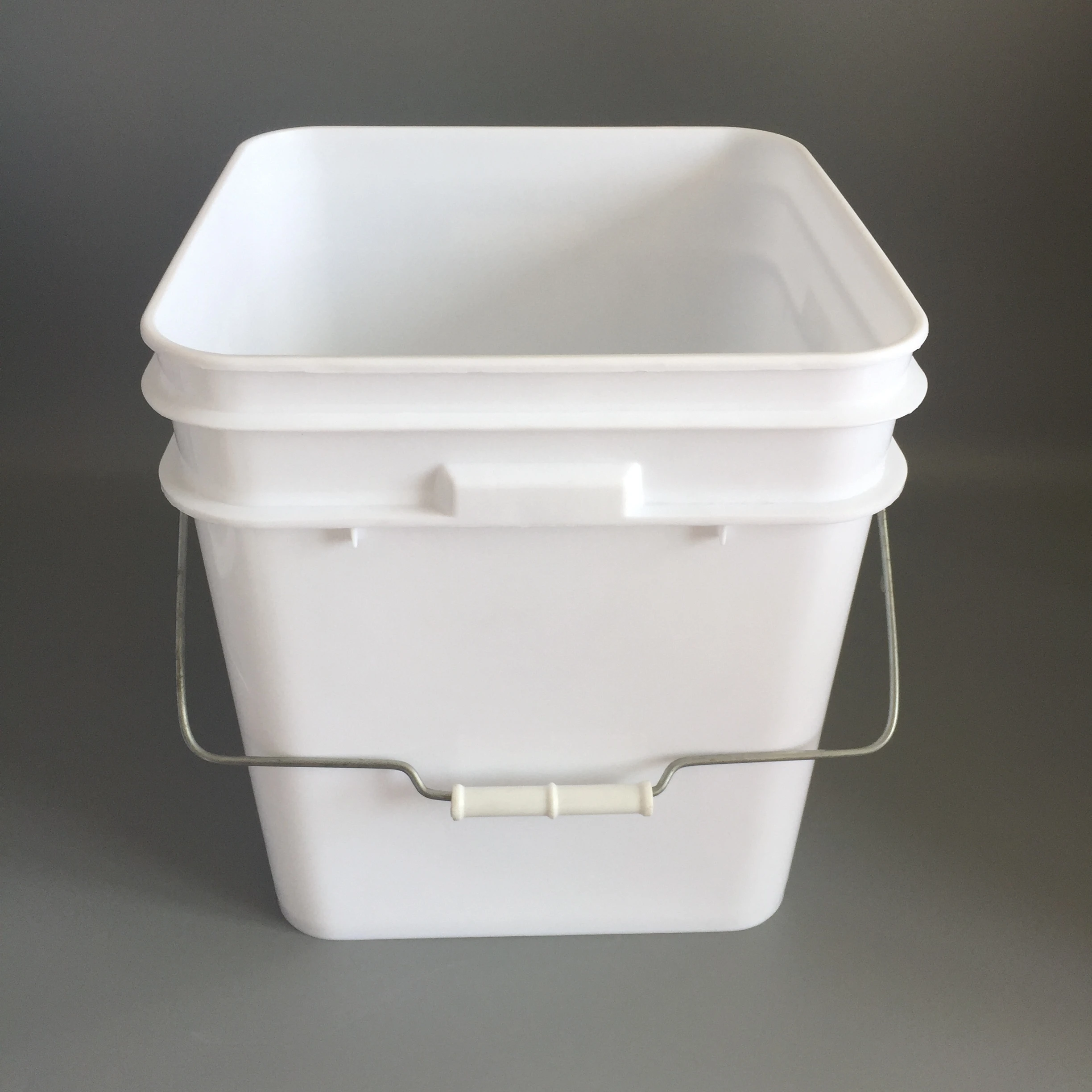 square plastic bucket pail with lid 15liter