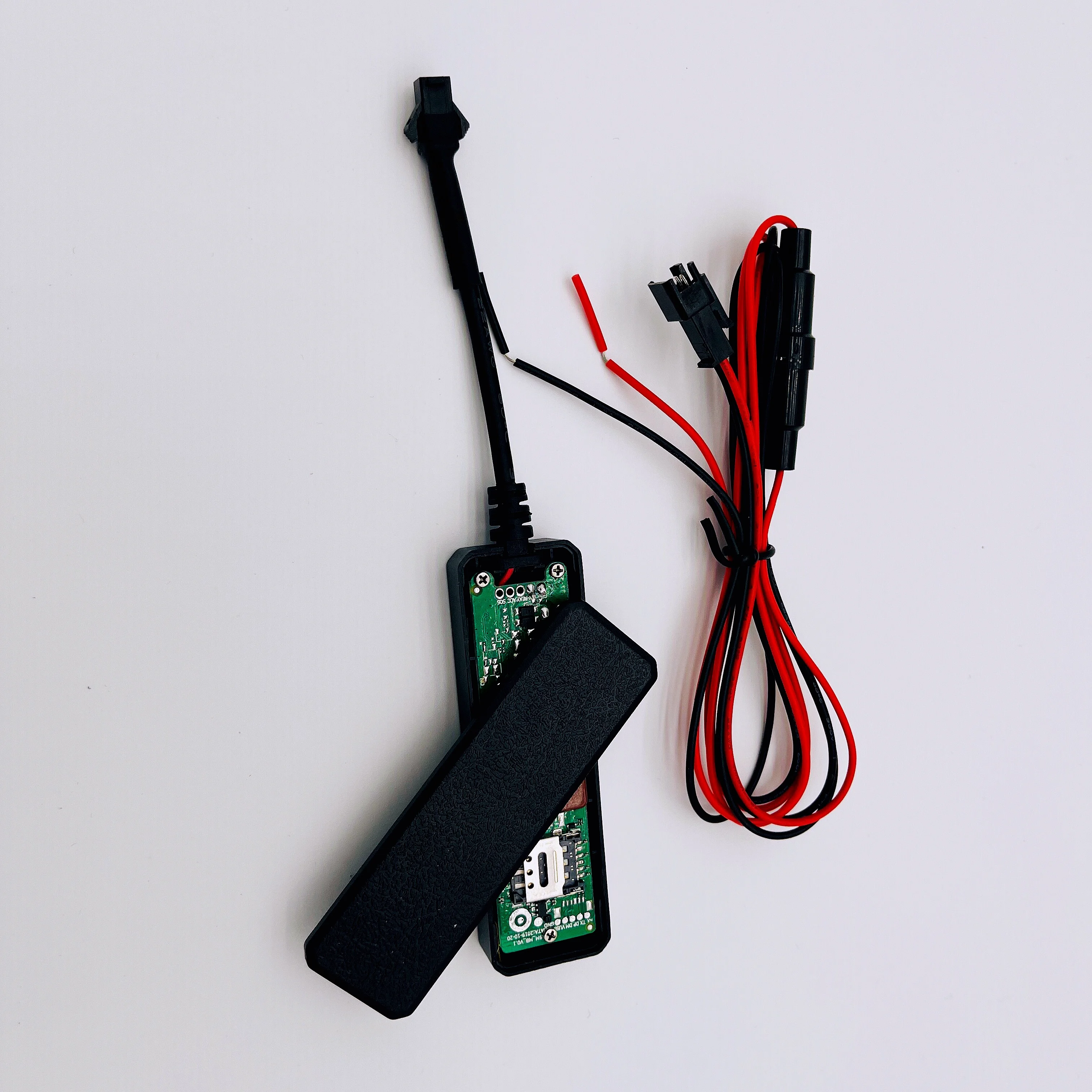 GPS-трекер для слежения за автомобилем/мотоциклом/аккумулятором, 2G (интерфейс: 2 линии)