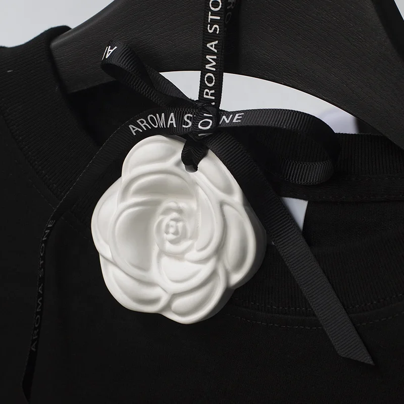 Camellia Round Custom Ceramic Fragrance Diatomite Scented Plaster Aroma Stone with Ribbon