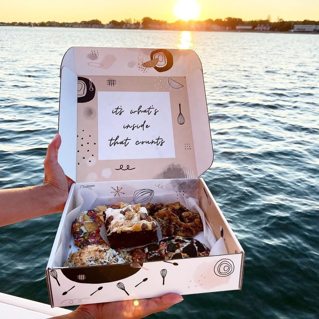 Wholesale Packaging Box Waterproof Cardboard Cake Box for Food Delivery Transporting Online Store