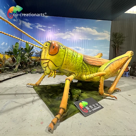 Giant praying mantis simulation animal insect outdoor equipment simulation electronic mantis