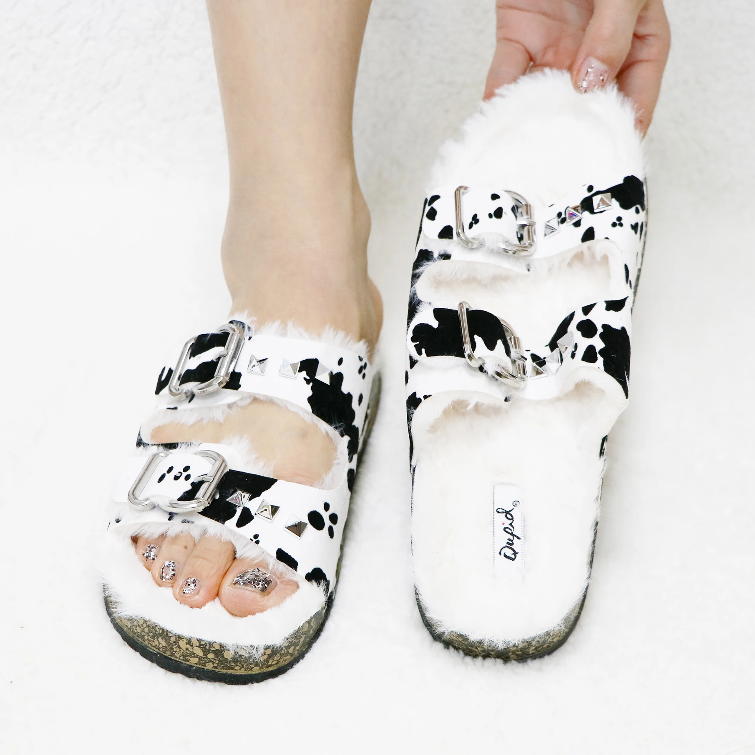 New Cow Color Leisure Flat Bottom Belt Buckle Hollow Open Toe  Comfortable Slippers