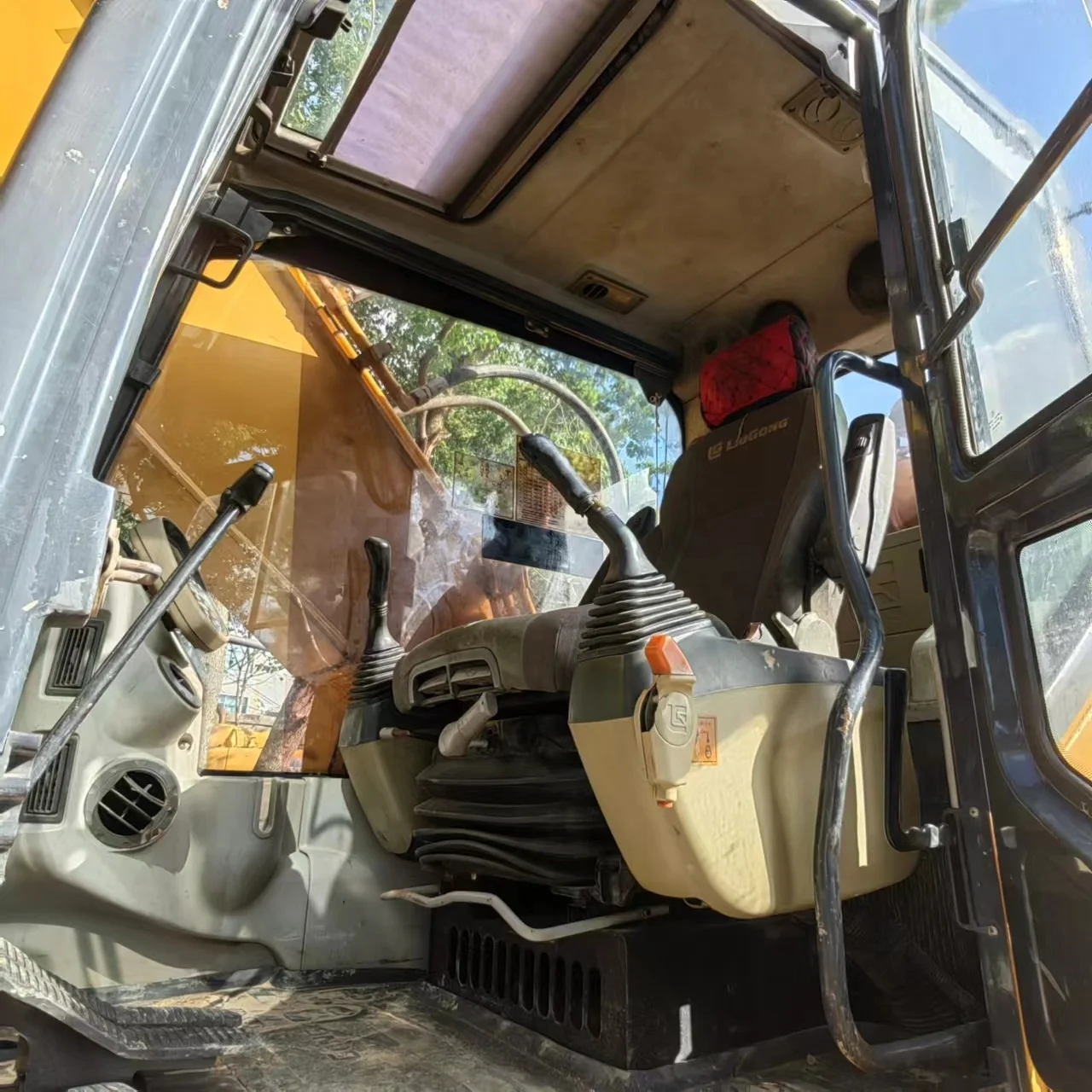 Used  Small Excavator  China Brand Liugong CLG922E 22 Ton Crawler Excavator Road Construction Machine