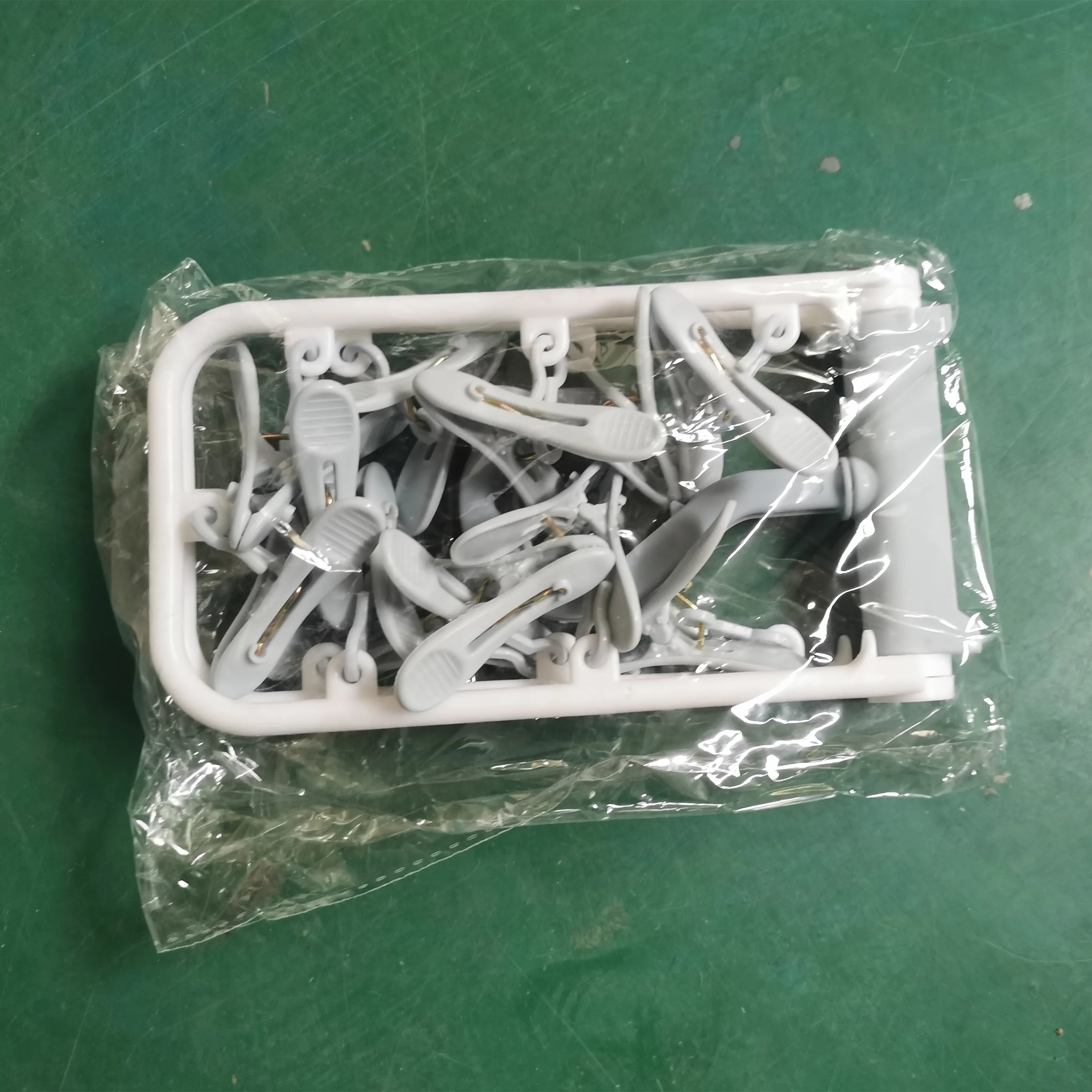 blue pink green plastic 12clips hanger garment plastic pant hanger socks racks