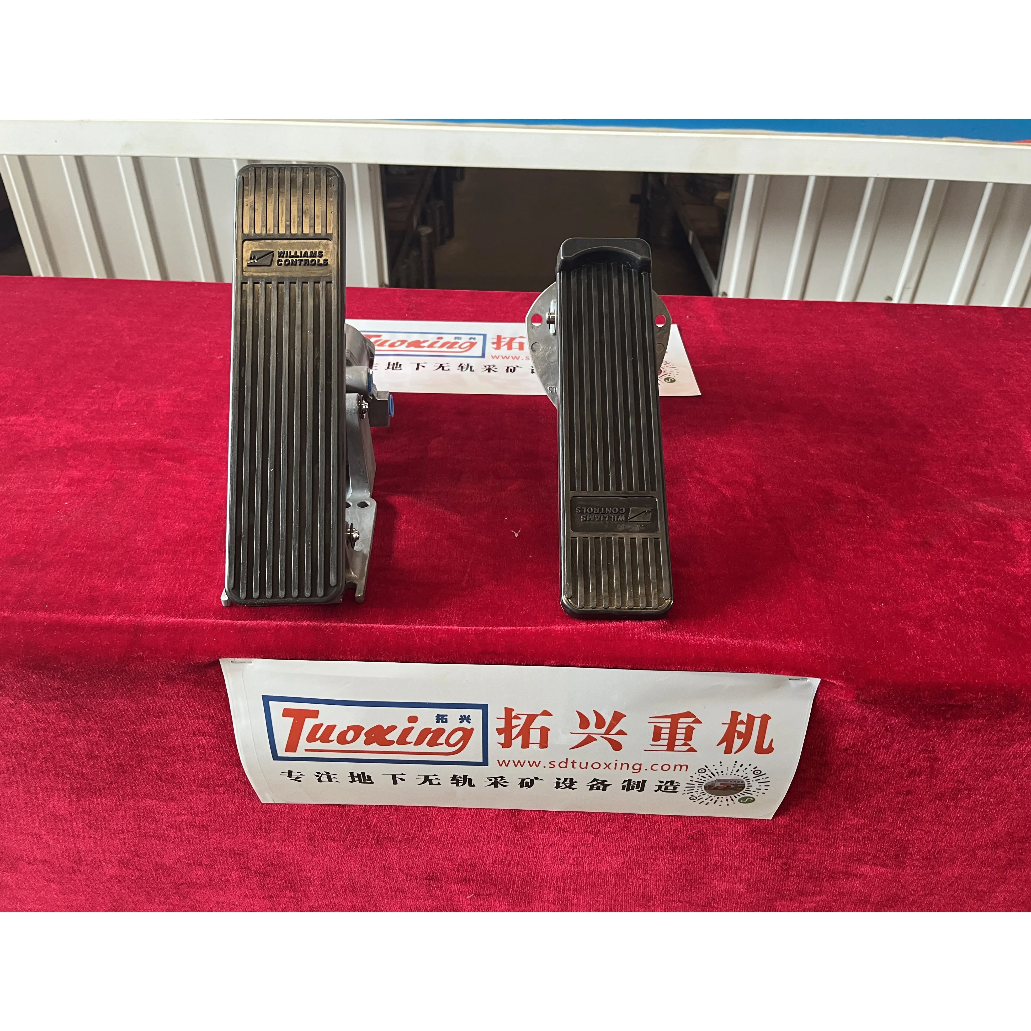 Mining Machine Spare Parts Equipment Components Customizable  Underground LHD Scooptram acceleration valve