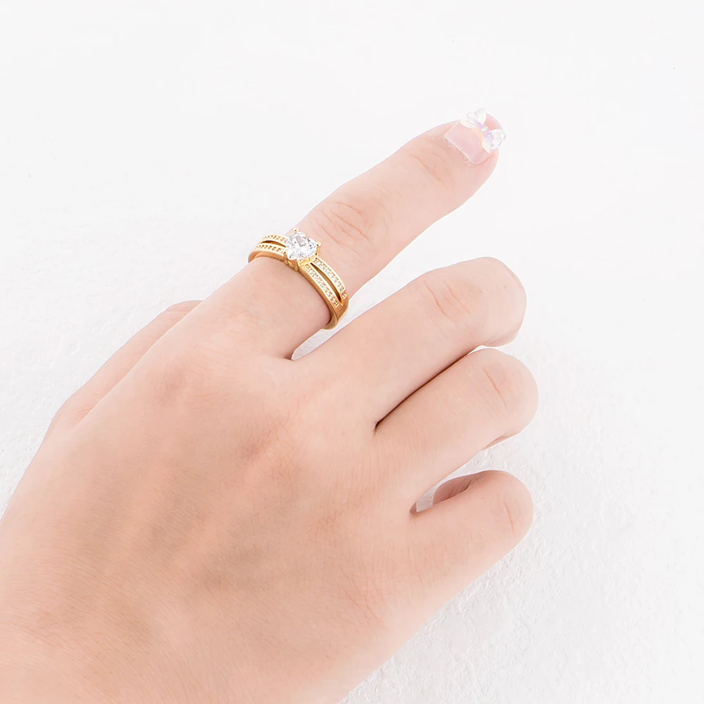 Classic Heart Shaped Ring PVD Gold Plated Jewelry with Zircon Inlay 14k gold plated jewelry wholesale engagement rings for women