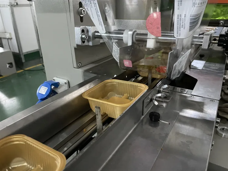 cake packing  (3).jpg