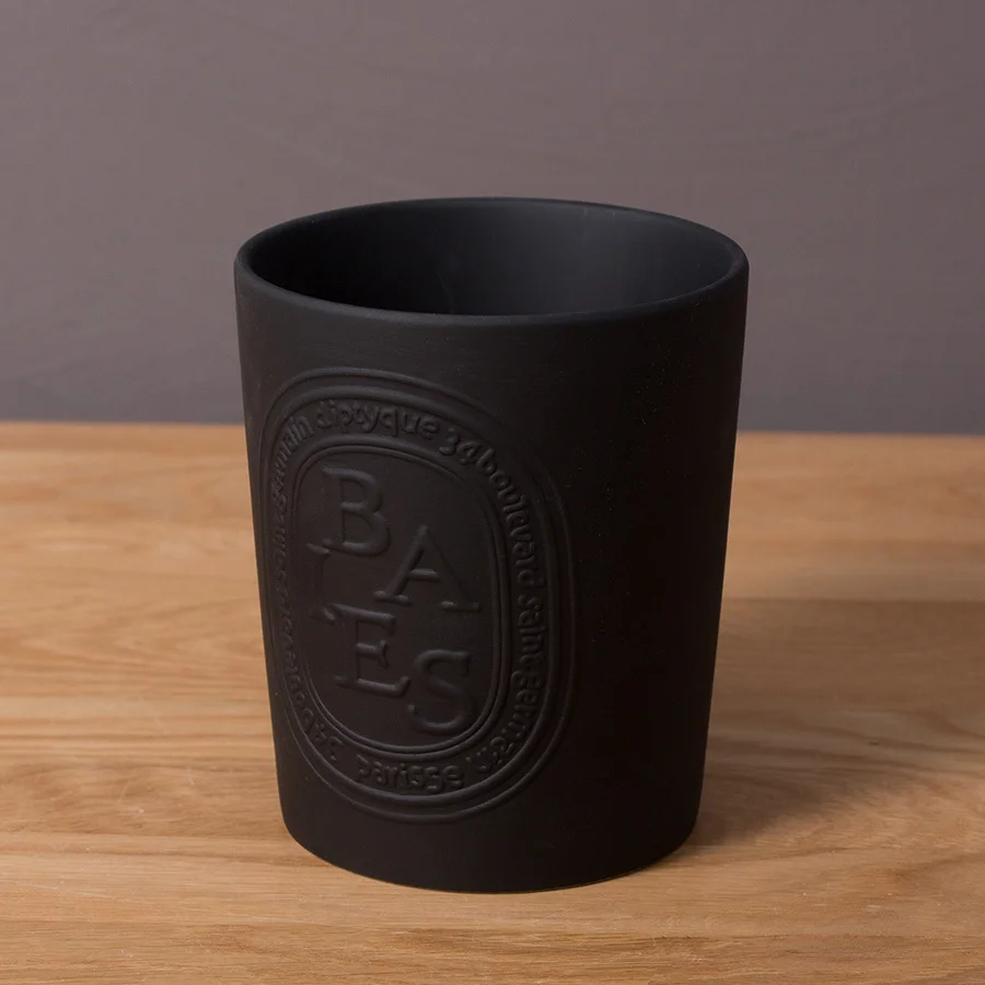 Оптовая продажа матовых сосудов для свечей под заказ, большой пустой контейнер для свечей с тиснением, большой черный роскошный керамический контейнер для свечей