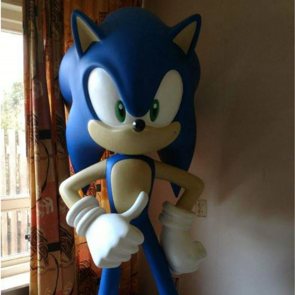 Hot Sell Customized Cartoon Animal Character Sonic Statue Resin Sculpture For Sale