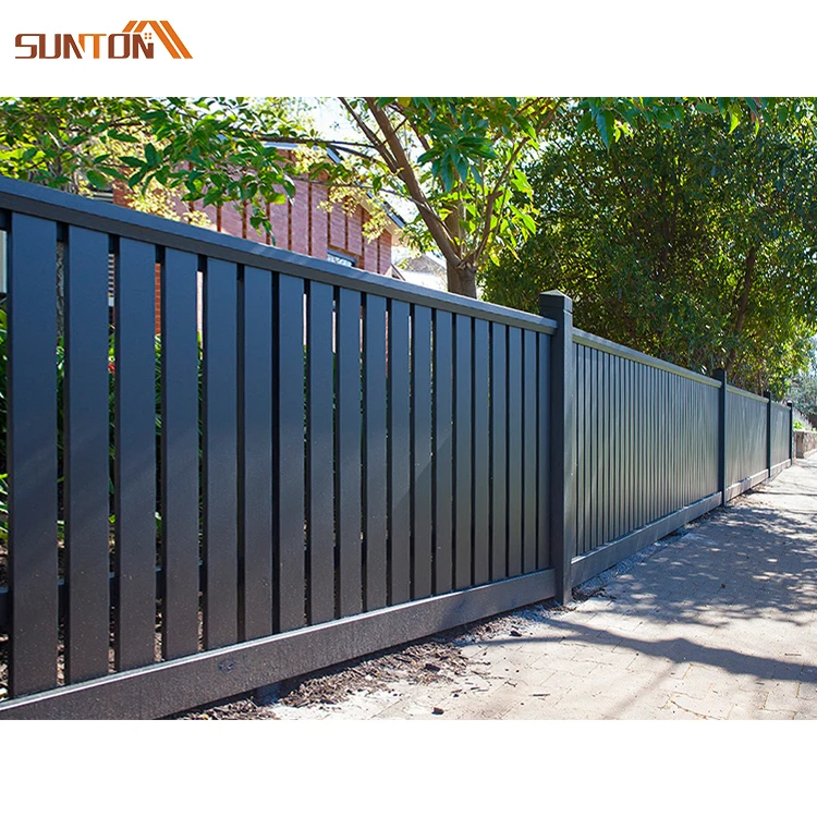 Vertical-Slat--Fence--3.jpg
