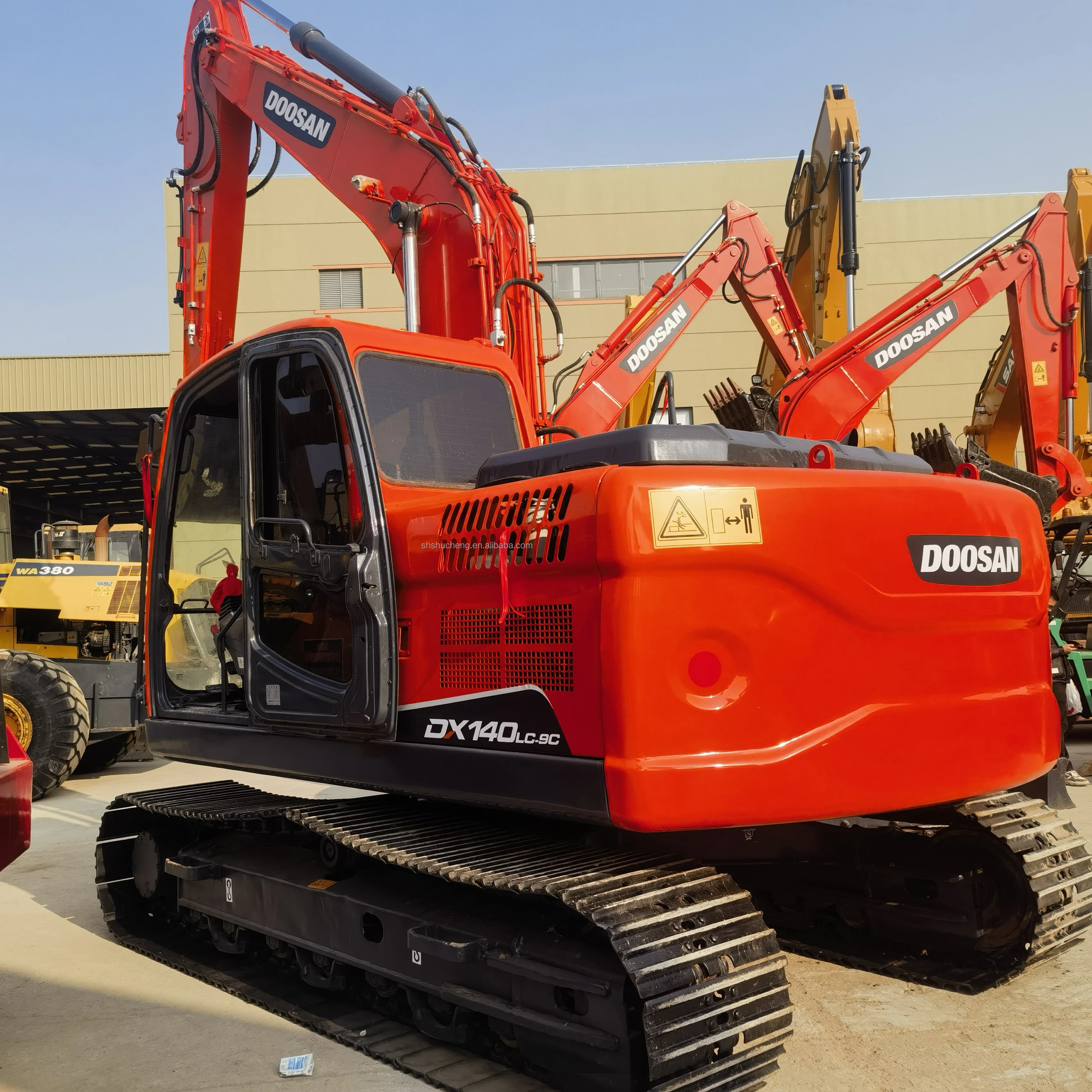 Экскаваторы б/у оригинальные Южная Корея Doosan DX 140LC-9C хорошее состояние на складе для продажи