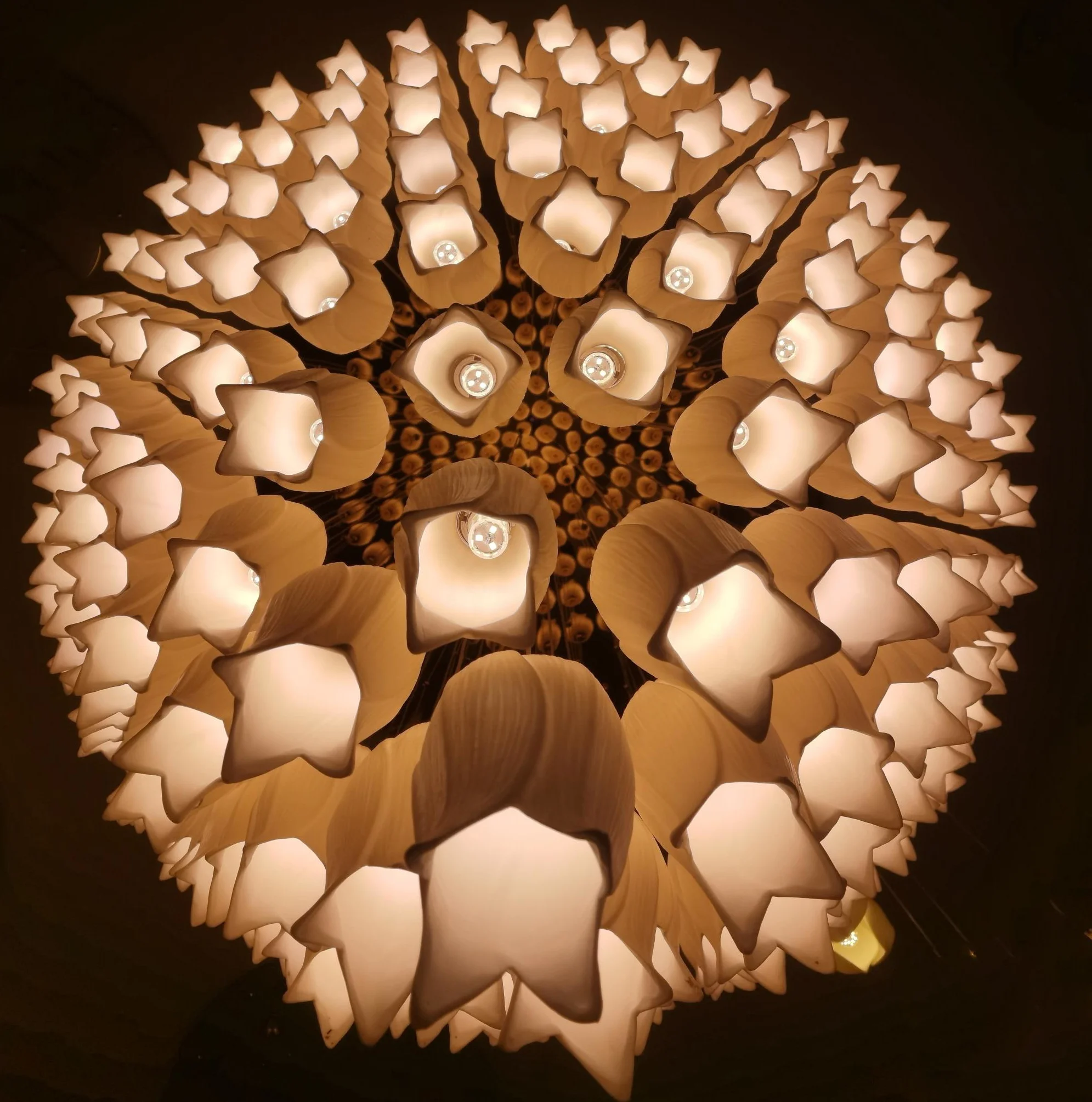 HITECDAD  Led Chandelier High Quality Art Glass Luxury Ceramic Handmade Flower Pendant Lamp for Dining Room and Shops
