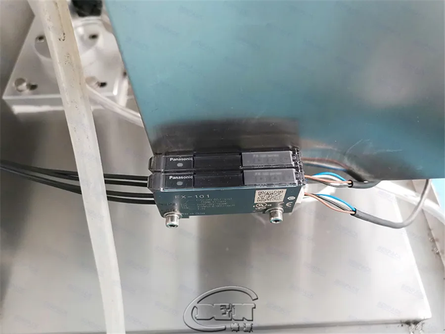 
Automatic 4 headsoil plum jam bottle filling machine 