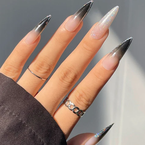 New Fashion Nude Color Nails Decorated with Silver Glitter Handmade Salon False Nails Luxury Diamond False Artificial Fingernail