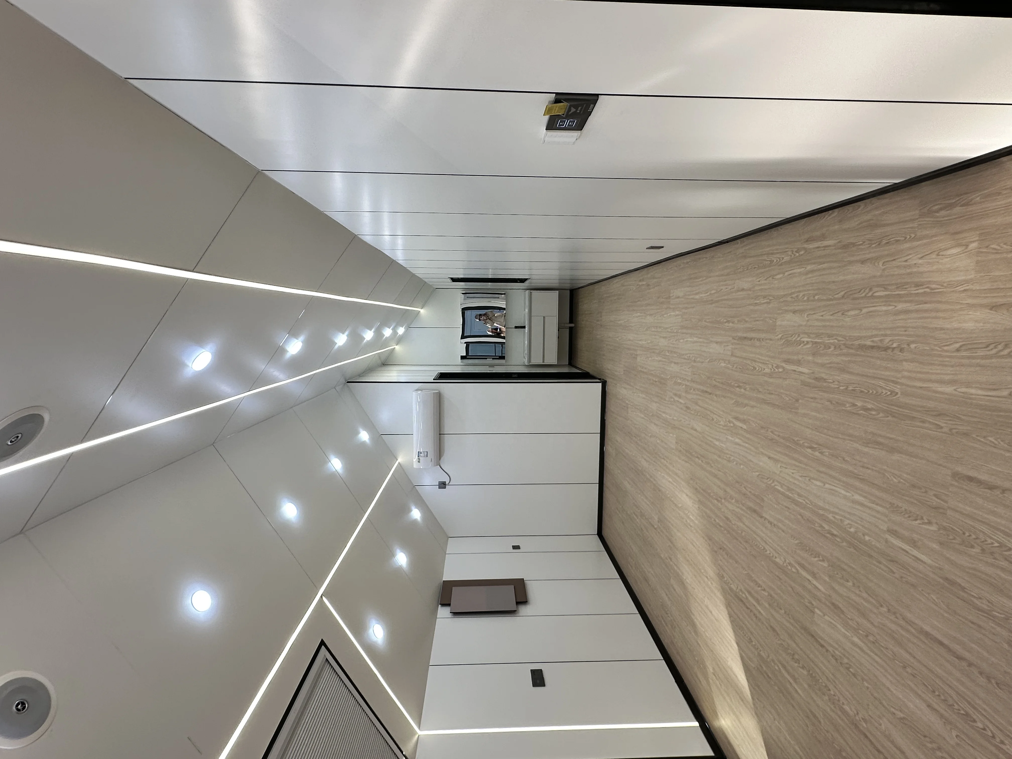 China Specializes Production Houses Triangular Holiday Houses Finely Decorated Prefabricated Houses