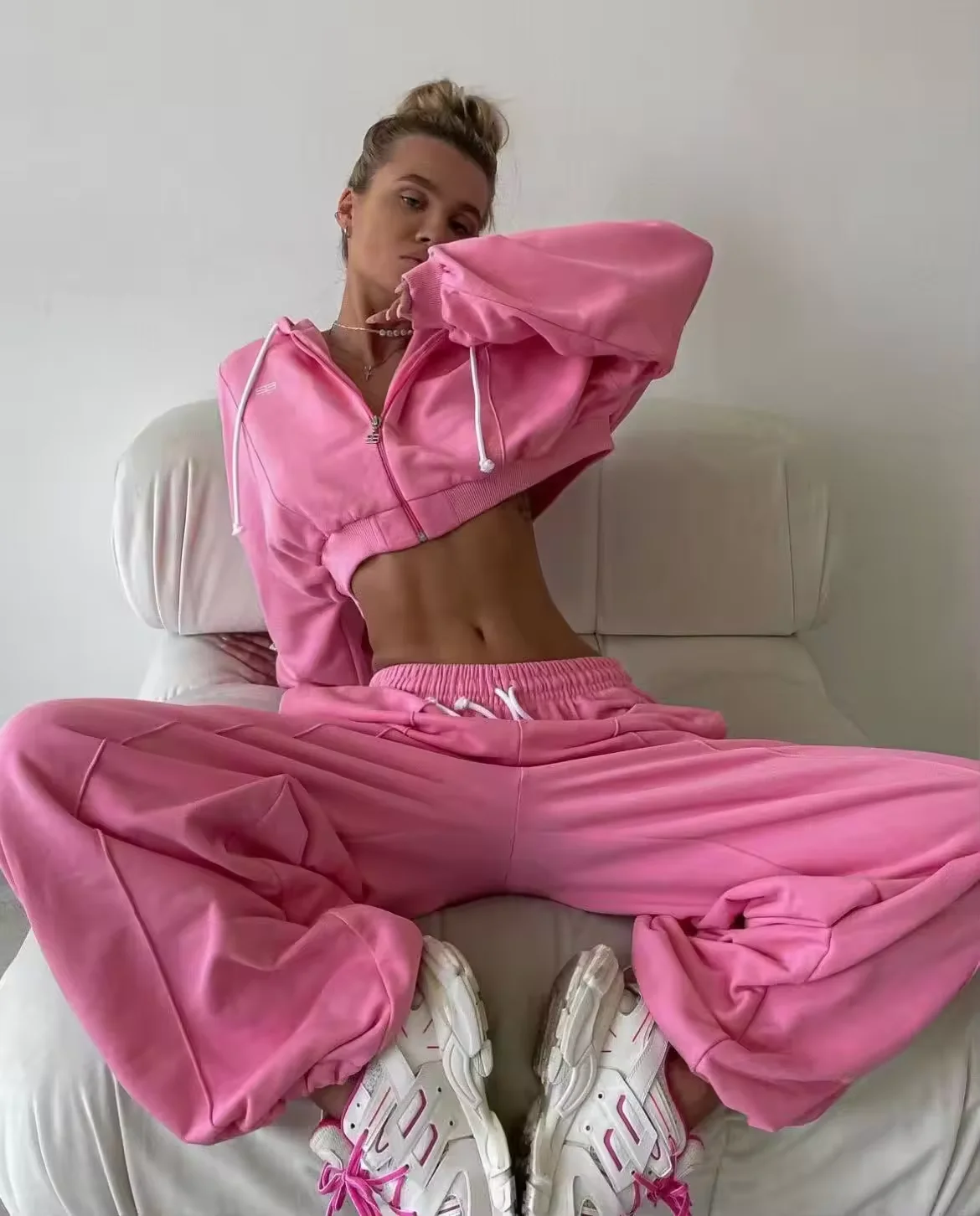 Custom zip up cropped hoodies set women high quality  womens loungewear suits fall fleece cotton two piece tracksuits set