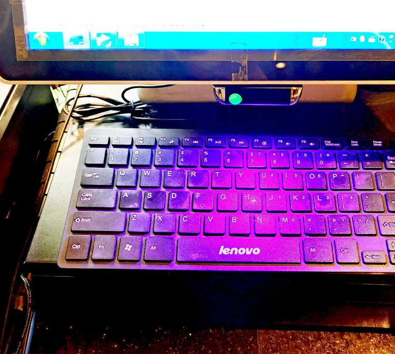 Portable UV Sterilizer Mini Sanitizer Wand Lamp uv Sterilization Disinfection Lamp with Infrared Sensor Smart Ultraviolet Light