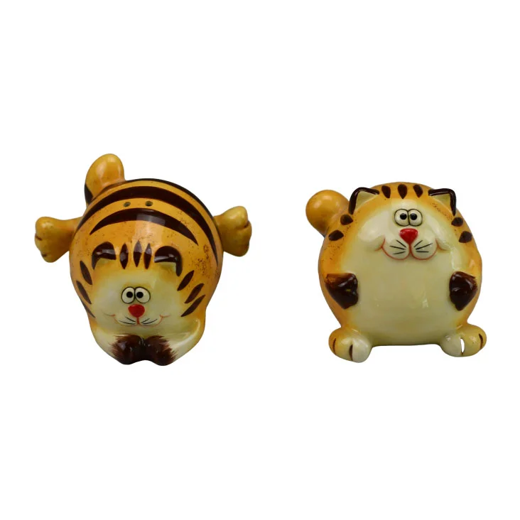 Wholesale custom cute animal design kitchen ceramic set salt and pepper shakers