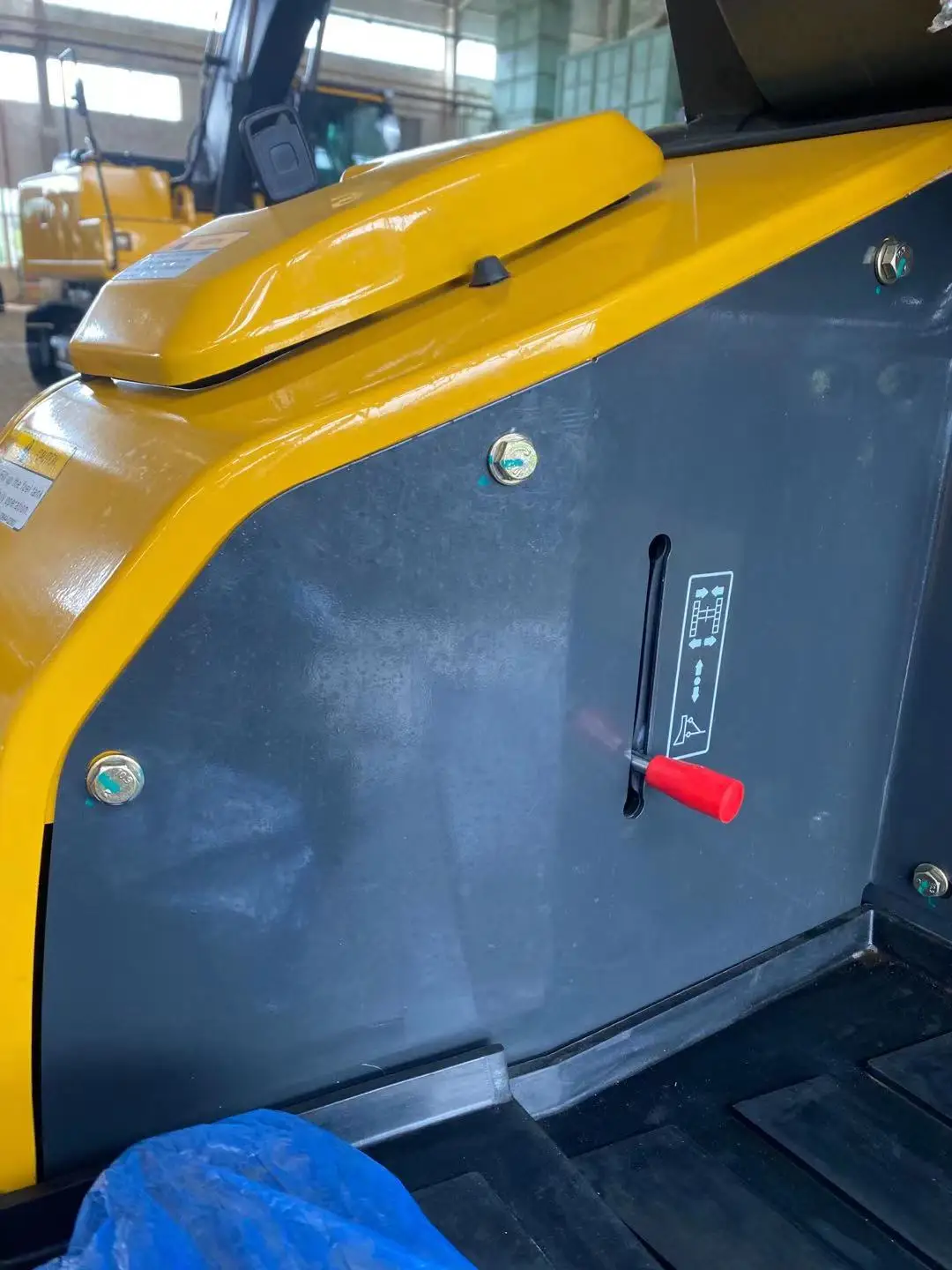 China Shantui CE High-precision Pilot Operation SE17SR 1.8 Ton Small Digger Machine Hydraulic Mini Crawler Excavator India Price