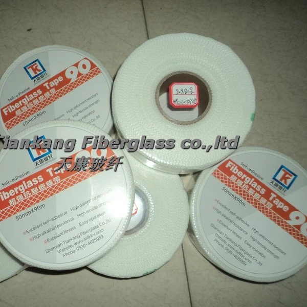 Крупные рулоны из стекловолокна и сетчатые ленты из стекловолокна