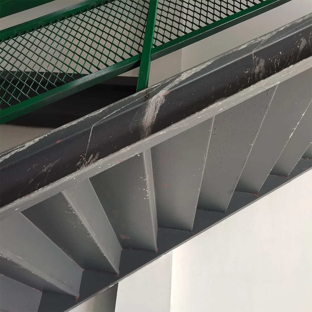 Metal double stringers staicase / Exterior stairs