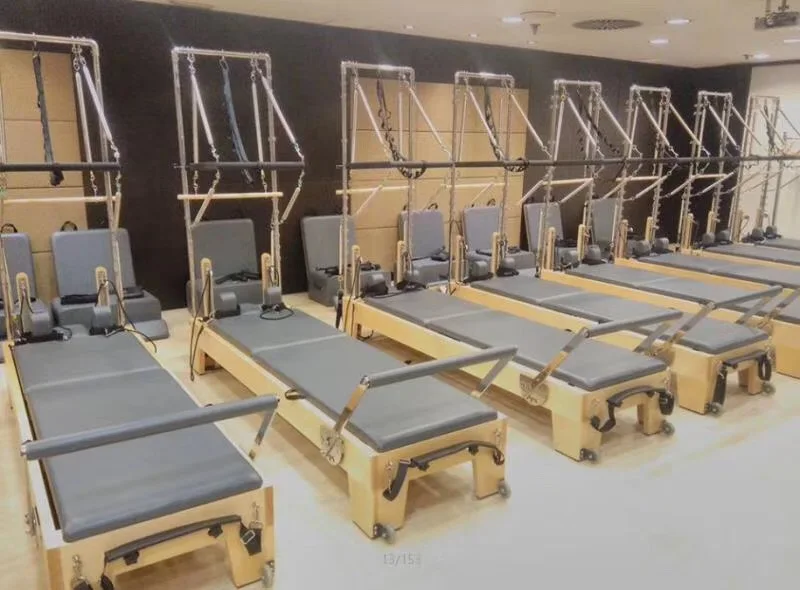 Aluminum/Wood Pilates Reformer with Half Trapeze Pilates Reformers with Tower Pilates Cadillac