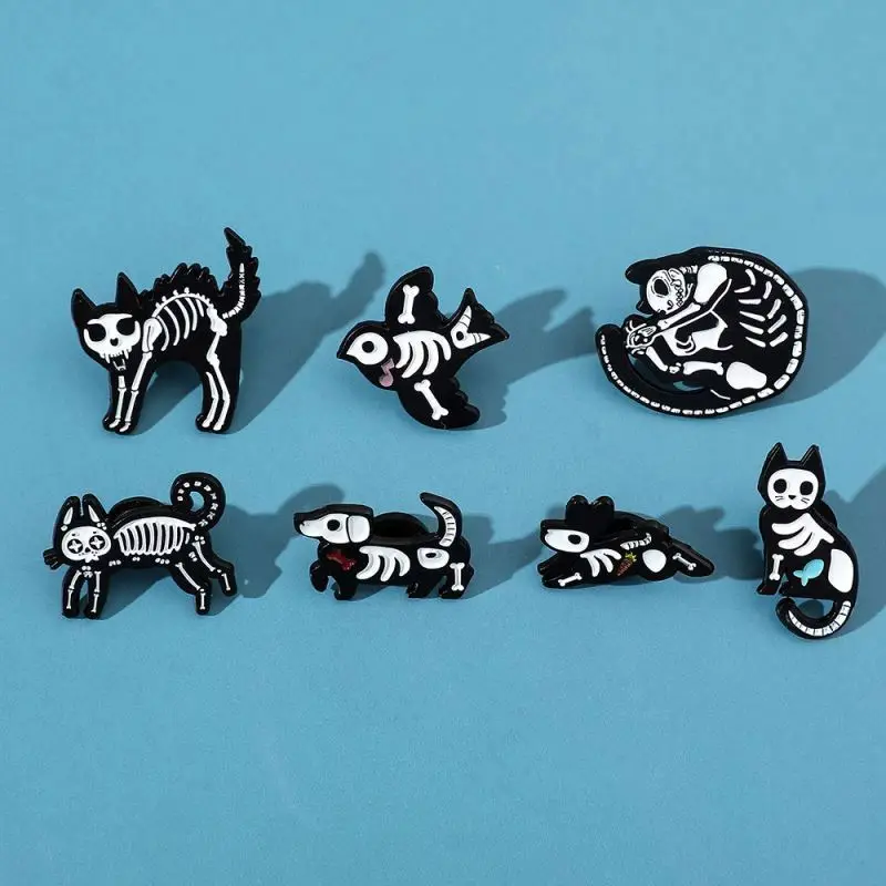 Customized Enamel Pin Cartoon Creative Metal Personalized Enamel Pin black cat animal Brooch lapel pins Manufacturers wholesale