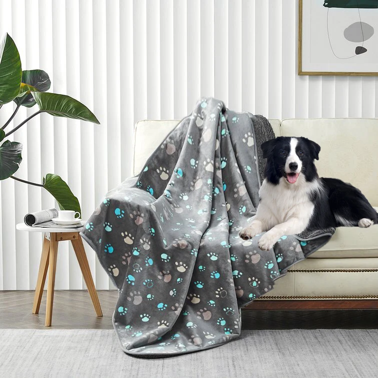 Factory Wholesale Customizable Luxury Soft Flannel Sherpa Fleece Bed Blanket Waterproof Dog Paw Printing Blanket For Dog Nap