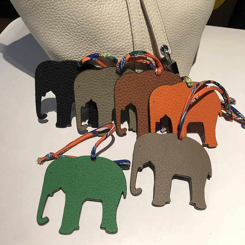 2024 leather elephant animal car keychain keyring hanging strap bag pendant luxury accessories ornament lephant bag charms
