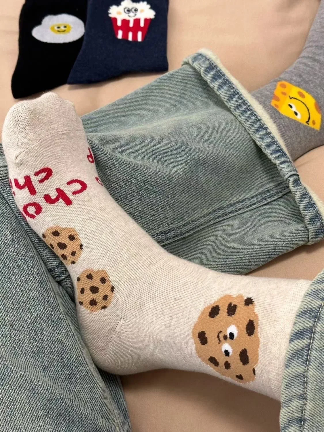 Wholesale Hot Sale Cute Pattern Colorful Girls Socks Fancy Stripe Art Pattern Cookies Cotton Socks For Woman Crew Socks