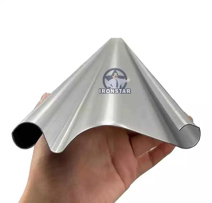 Секционные дверные линии высокого качества стальная крыша и стеновые панели формовочная машина