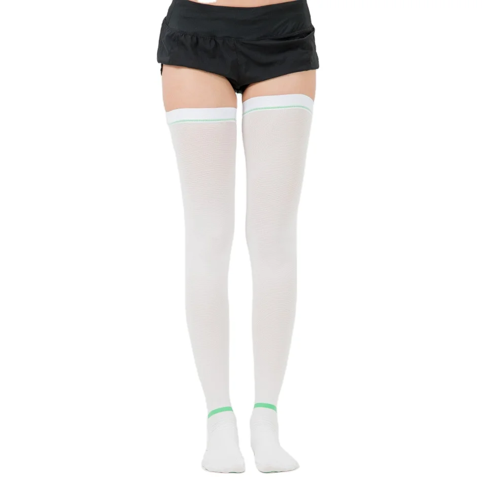 
 Белые высокие носки 13-18 мм рт. Ст. С вышивкой  