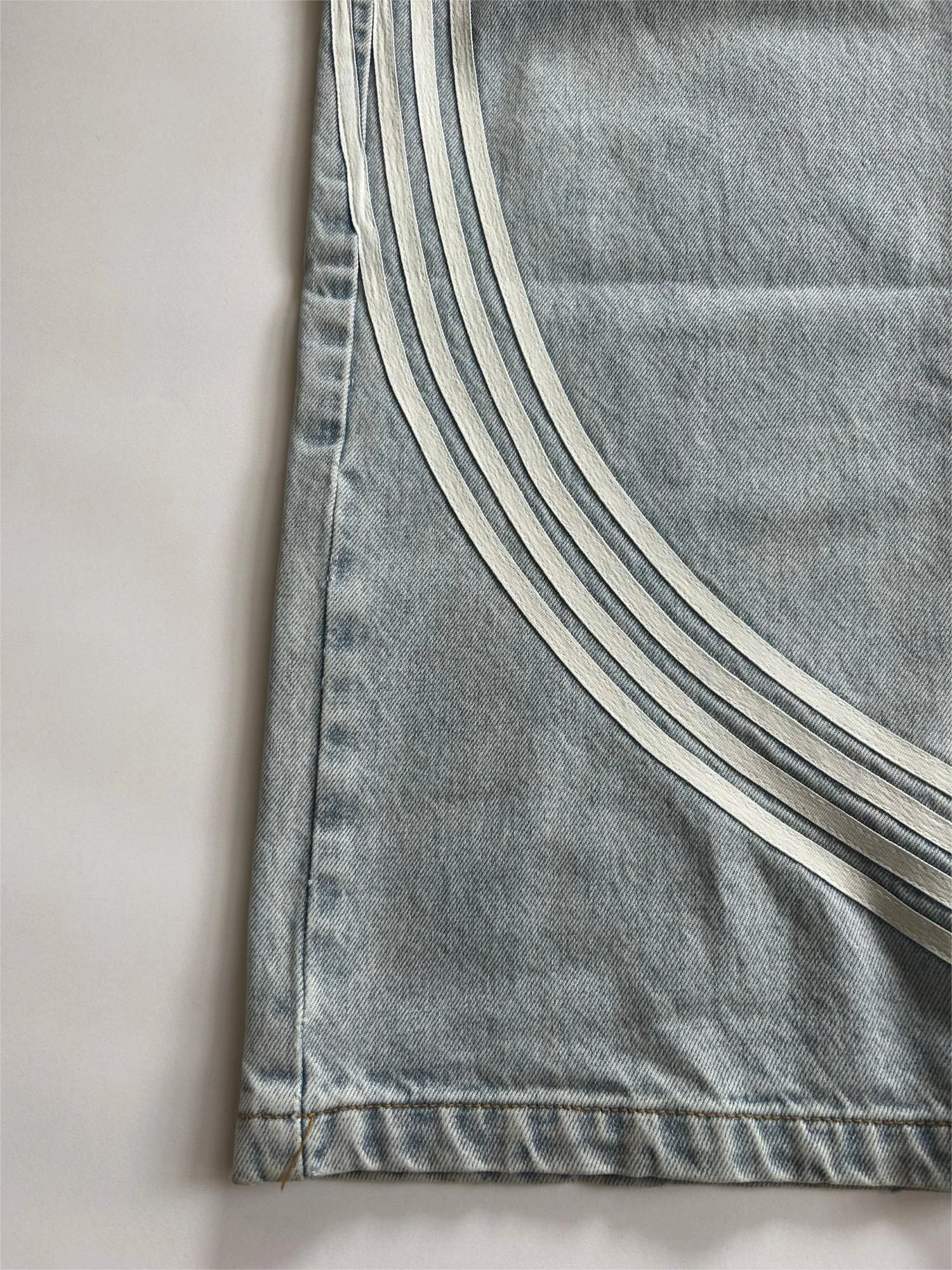 ZY manufactory cotton side striped straight leg unisex jean custom logo embroidery washed casual denim pants baggy jean trousers