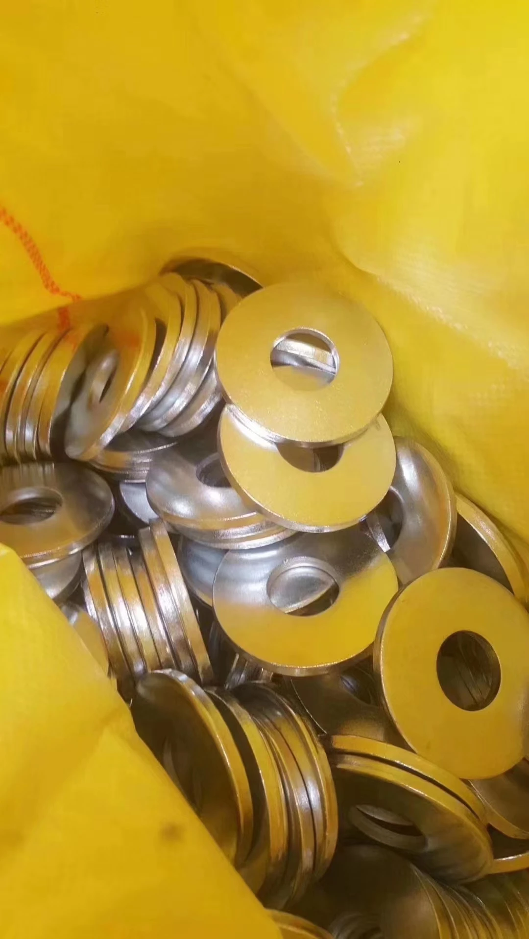 OEM factory price round plate carbon steel DIN125 zinc plated large plain steel M10 flat washer